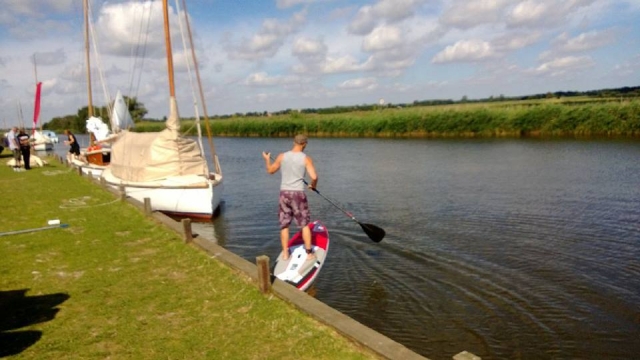  Stand Up Paddleboard 